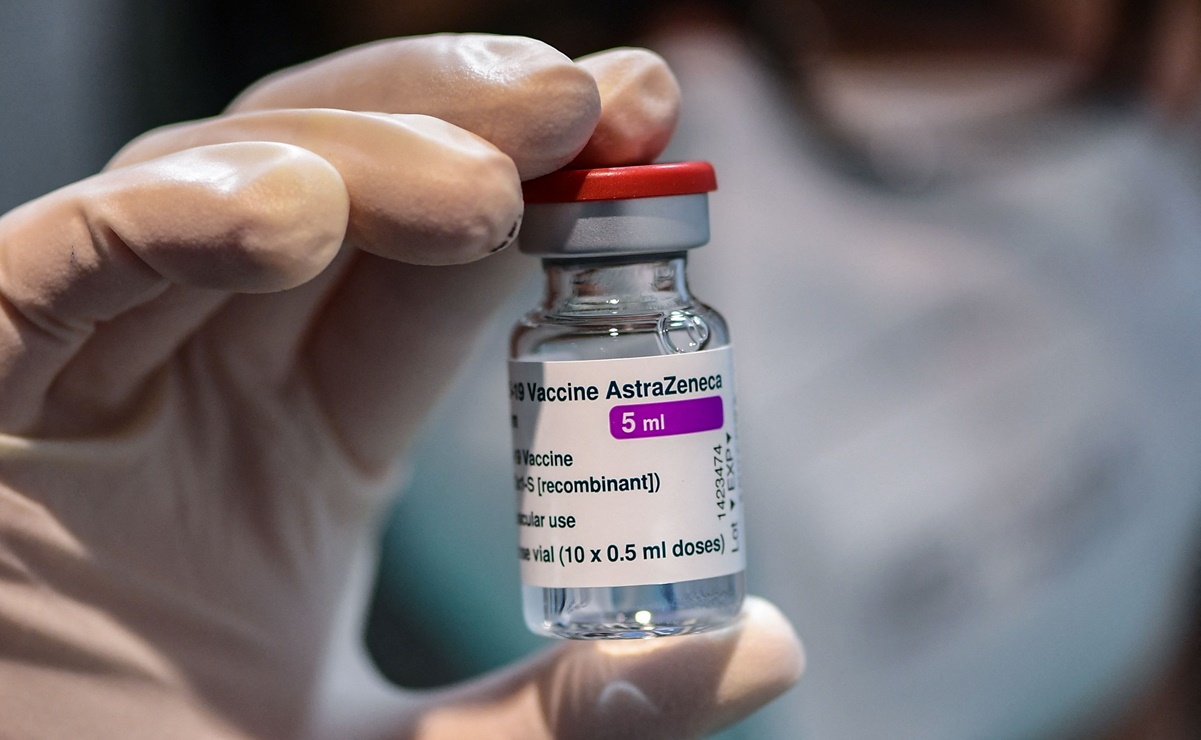 Recomiendan seguir administrando vacuna de AstraZeneca pese a problemas de coagulación