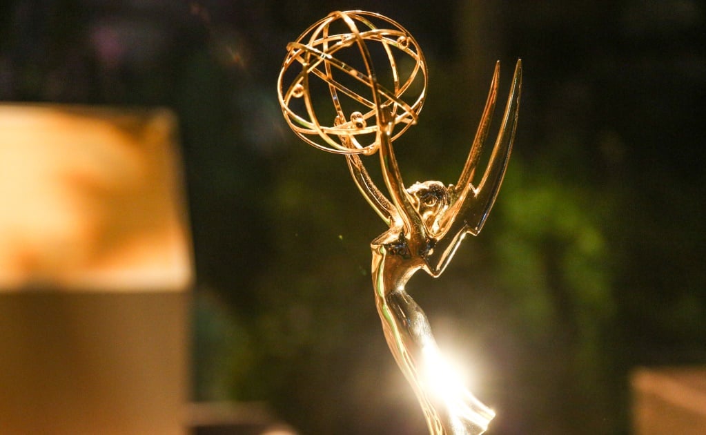 Broma sobre Donald Trump, al inicio de los Emmy 2016