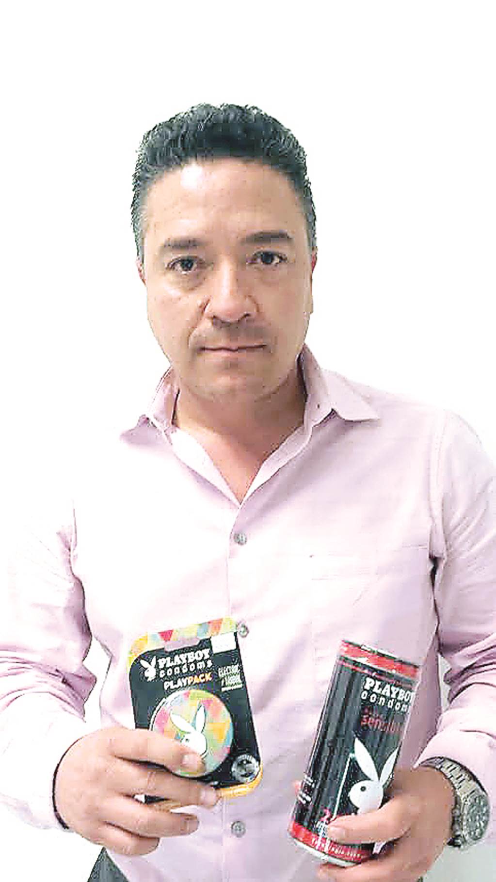 Mexicanos pelean por mercado de condones