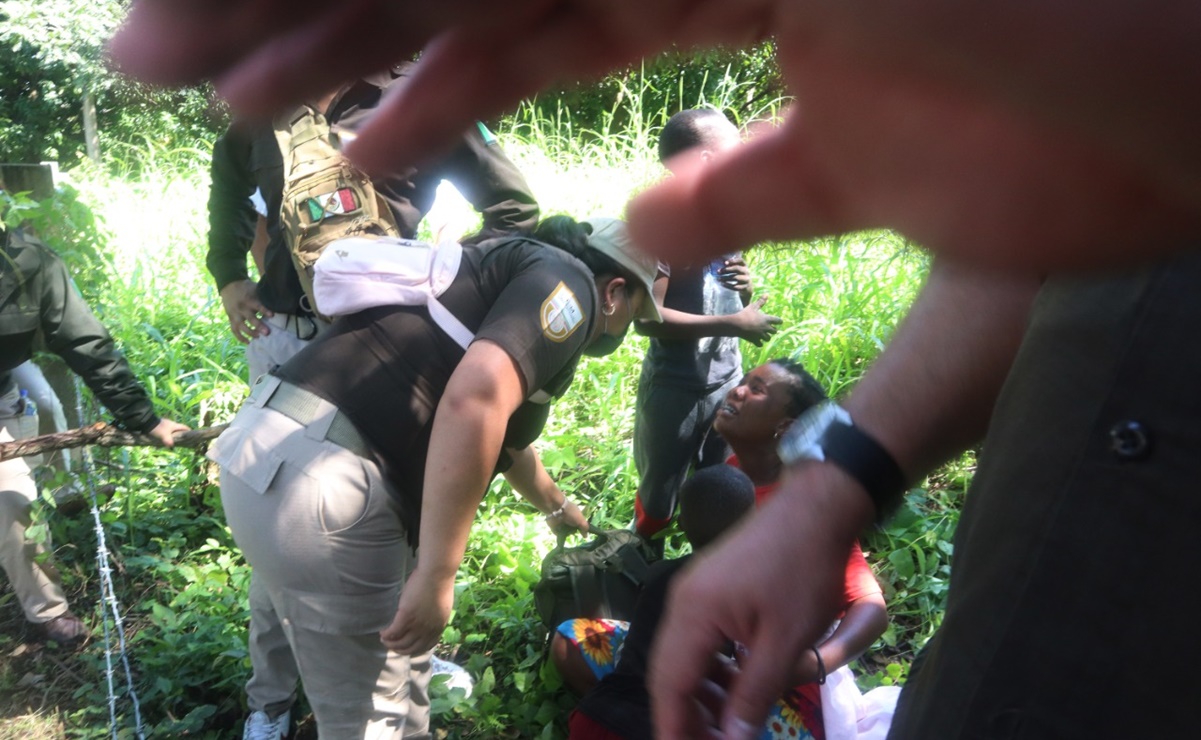 Agentes migratorios agreden a corresponsal de EL UNIVERSAL que cubre caravana en Chiapas