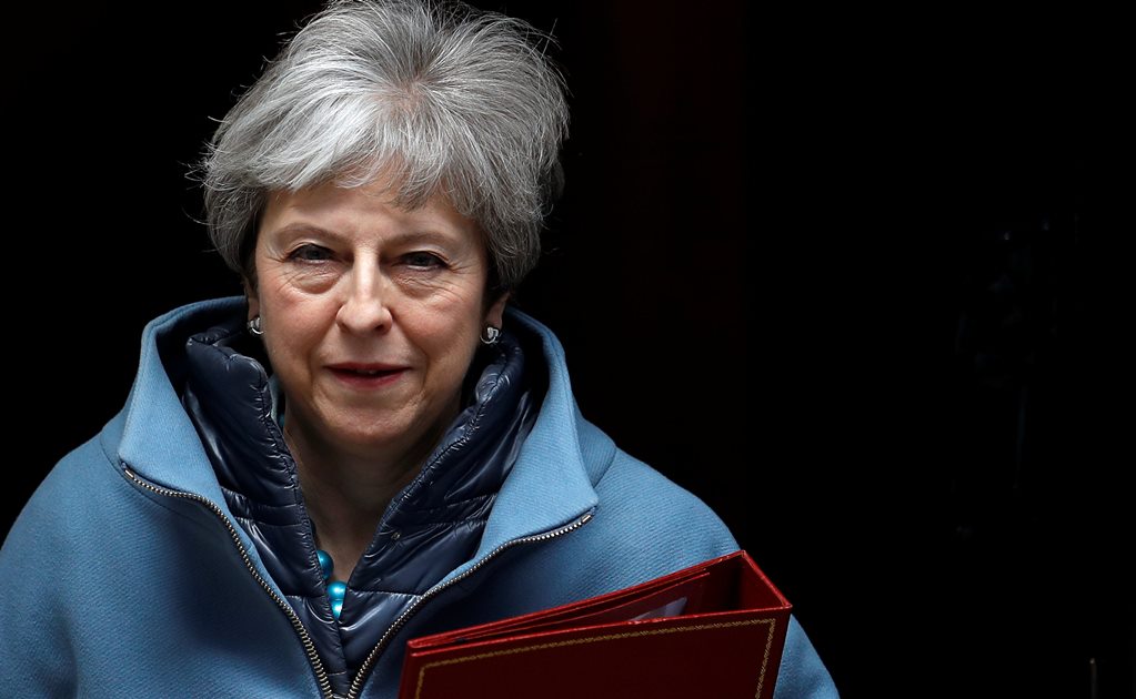 Theresa May admite que carece del respaldo necesario para aprobar “Brexit”