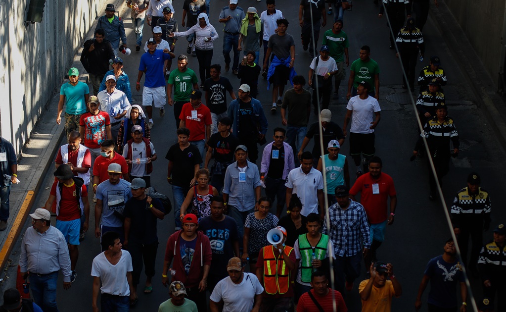 Migrantes conocen el Metro y regresan en este a albergue en Mixhuca