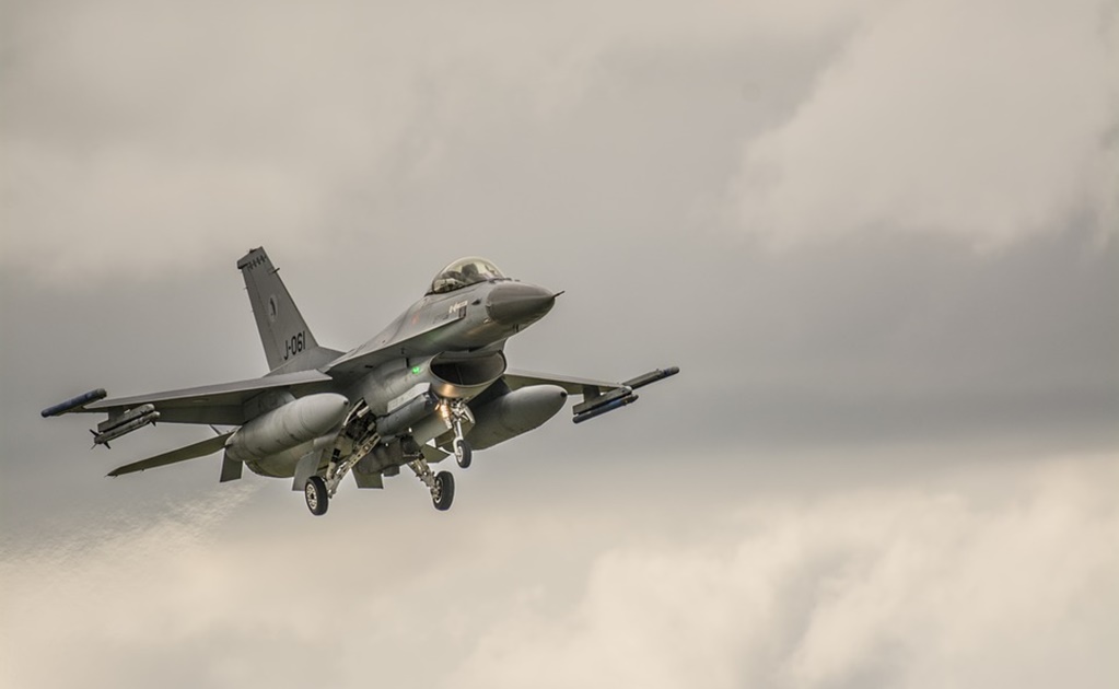 Avión de combate estadounidense con 4 tripulantes se estrella en Noruega