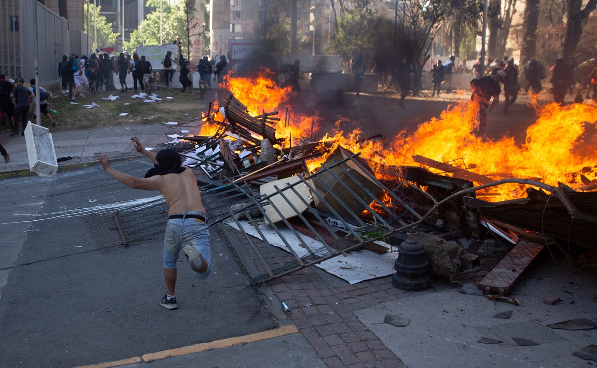 Protestan miles en Chile, a un año de estallido social