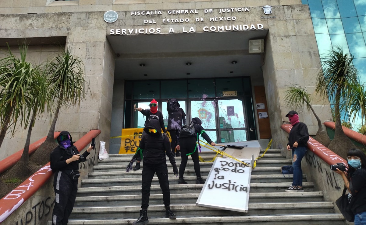 Feministas se manifiestan en Fiscalía de Tlalnepantla; exigen justicia por feminicidio de Fernanda