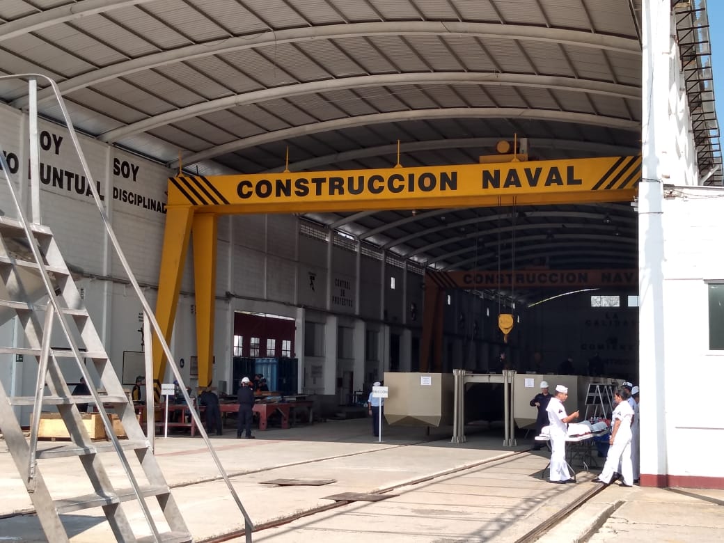 Marina construye 4 embarcaciones sargaceras en Coatzacoalcos