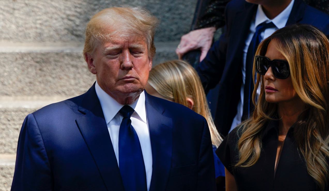 Donald Trump despide a Ivana acompañado de sus hijos en una solemne ceremonia