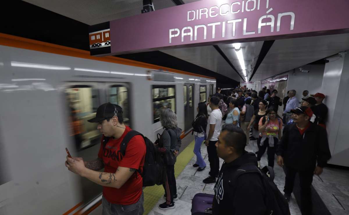 “Ahorita los trenes van más lento”, comentan pasajeros tras reapertura de la Línea 1 del Metro 