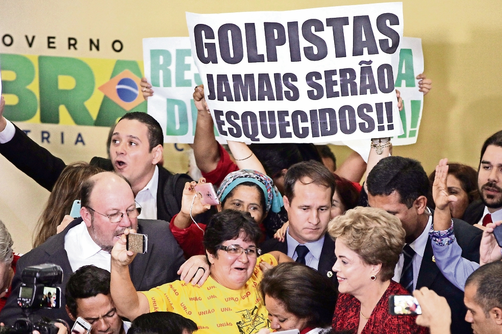 Vive proceso de Dilma confusa vuelta de tuerca
