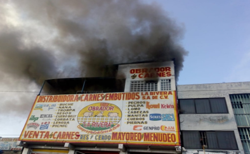 Se registra incendio en negocio de alcaldía Iztapalapa