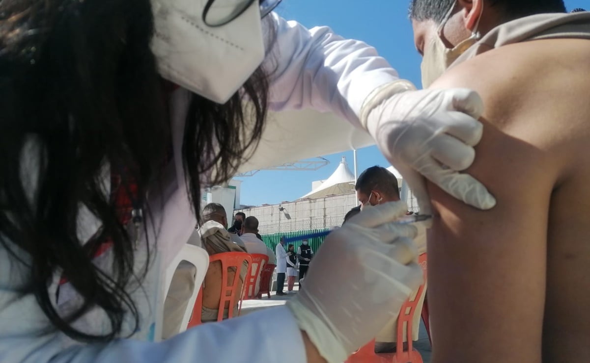 Completan esquema de vacunación contra Covid en las 22 cárceles mexiquenses