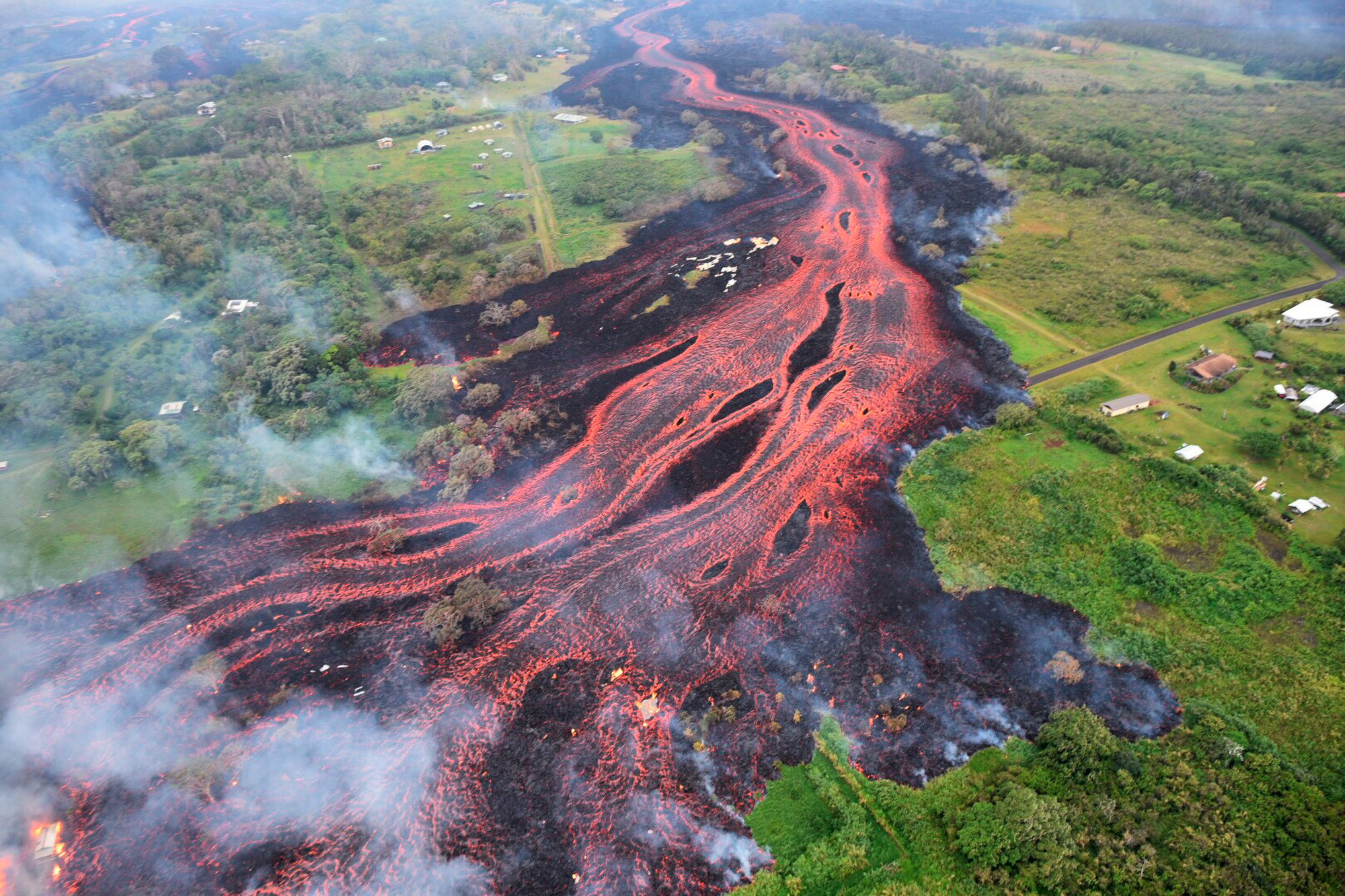 Video. Captan paso de lava del volcán Kilauea en Hawai