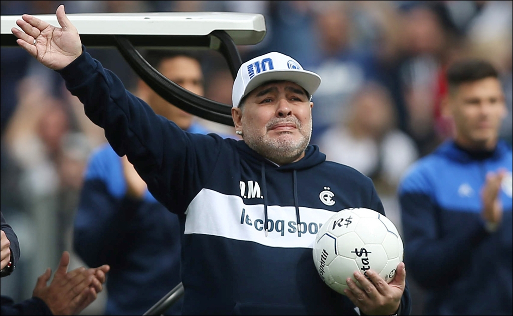 Emotiva presentación de Maradona como técnico de Gimnasia