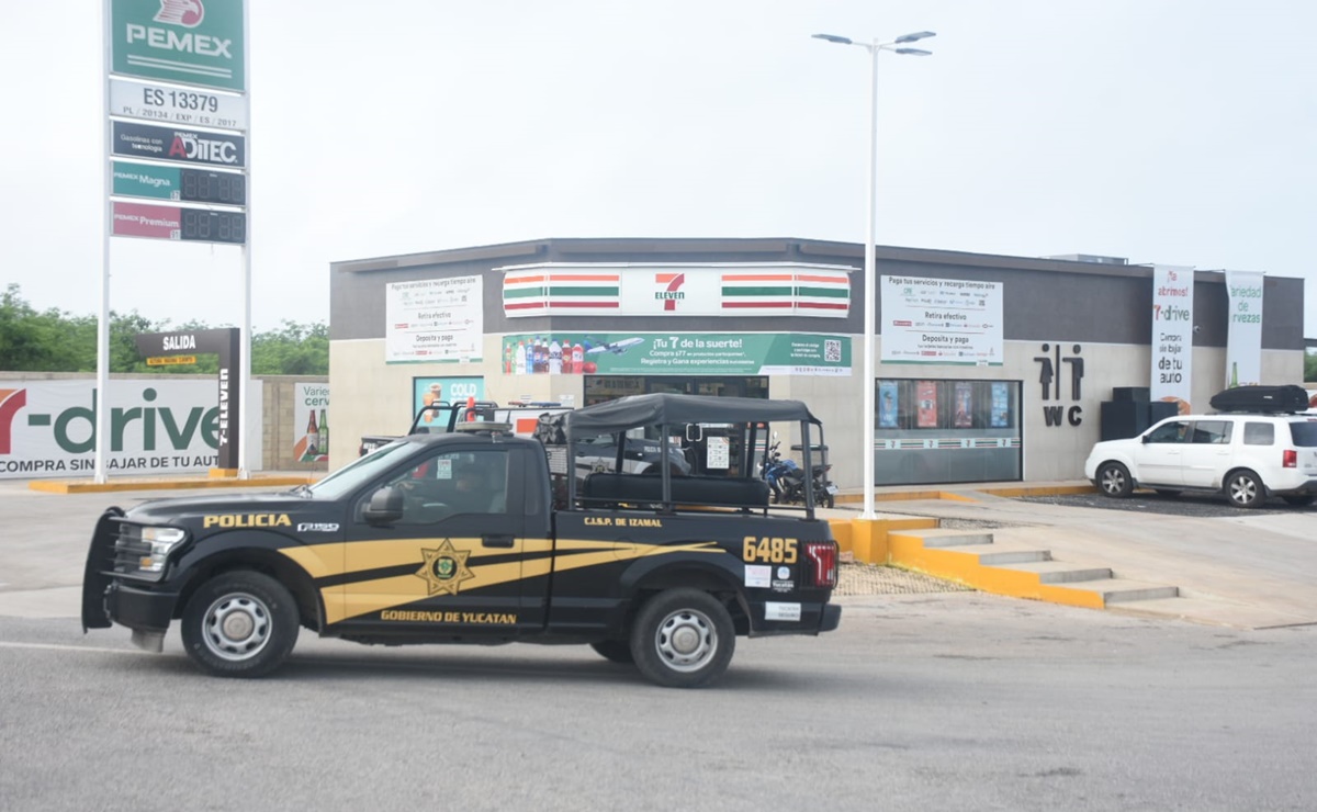 Asaltante armado roba tienda Seven Eleven en Mérida y escapa en motocicleta sin placas