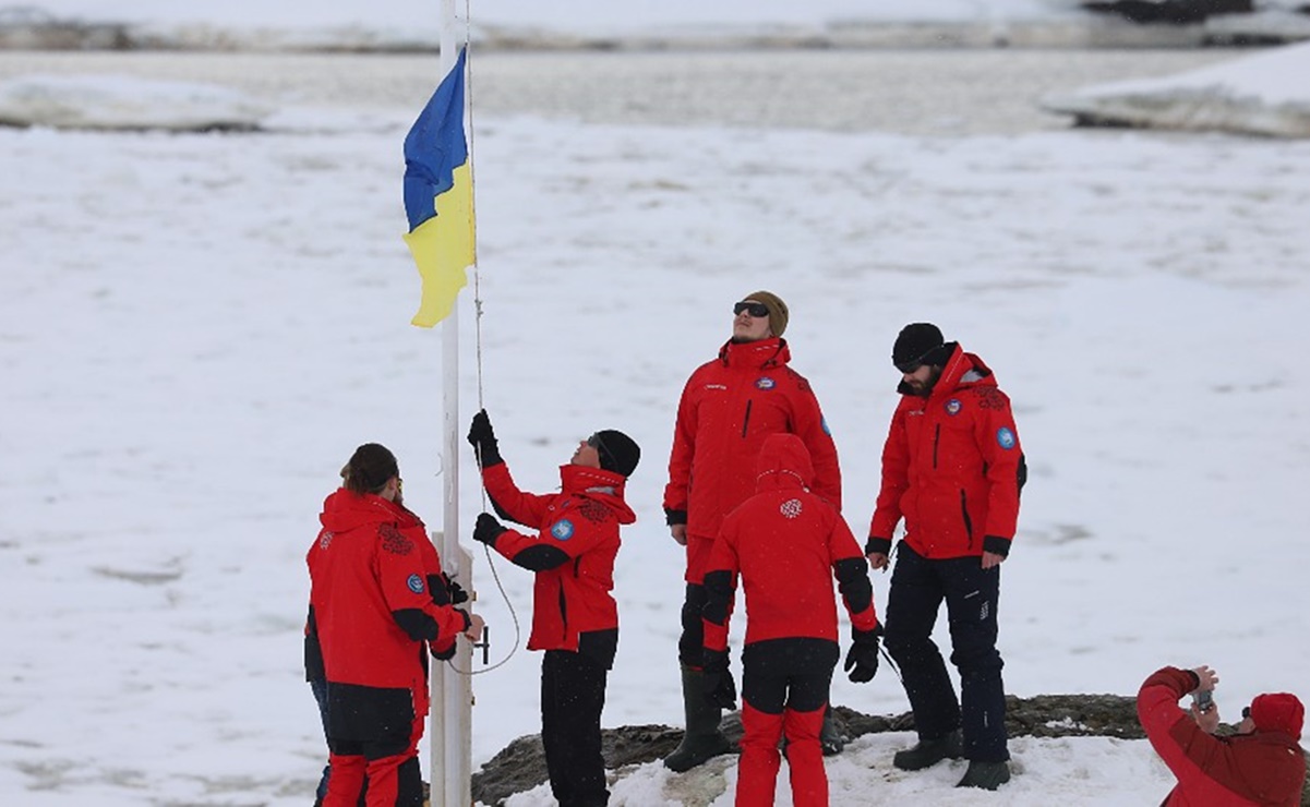 "Nos sentimos impotentes al estar tan lejos de nuestro país": los científicos de Ucrania varados en la Antártida