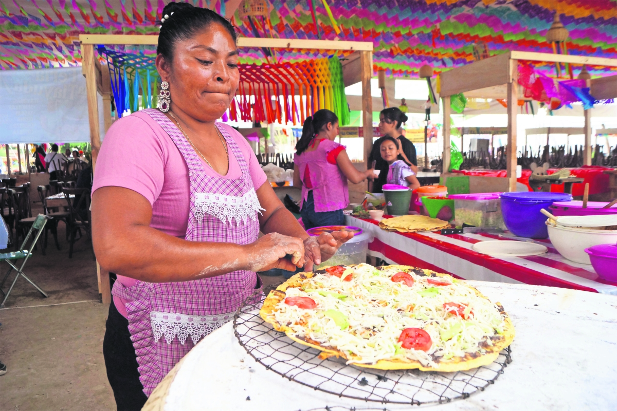 A deleitar el paladar, llegaron las tlayudas