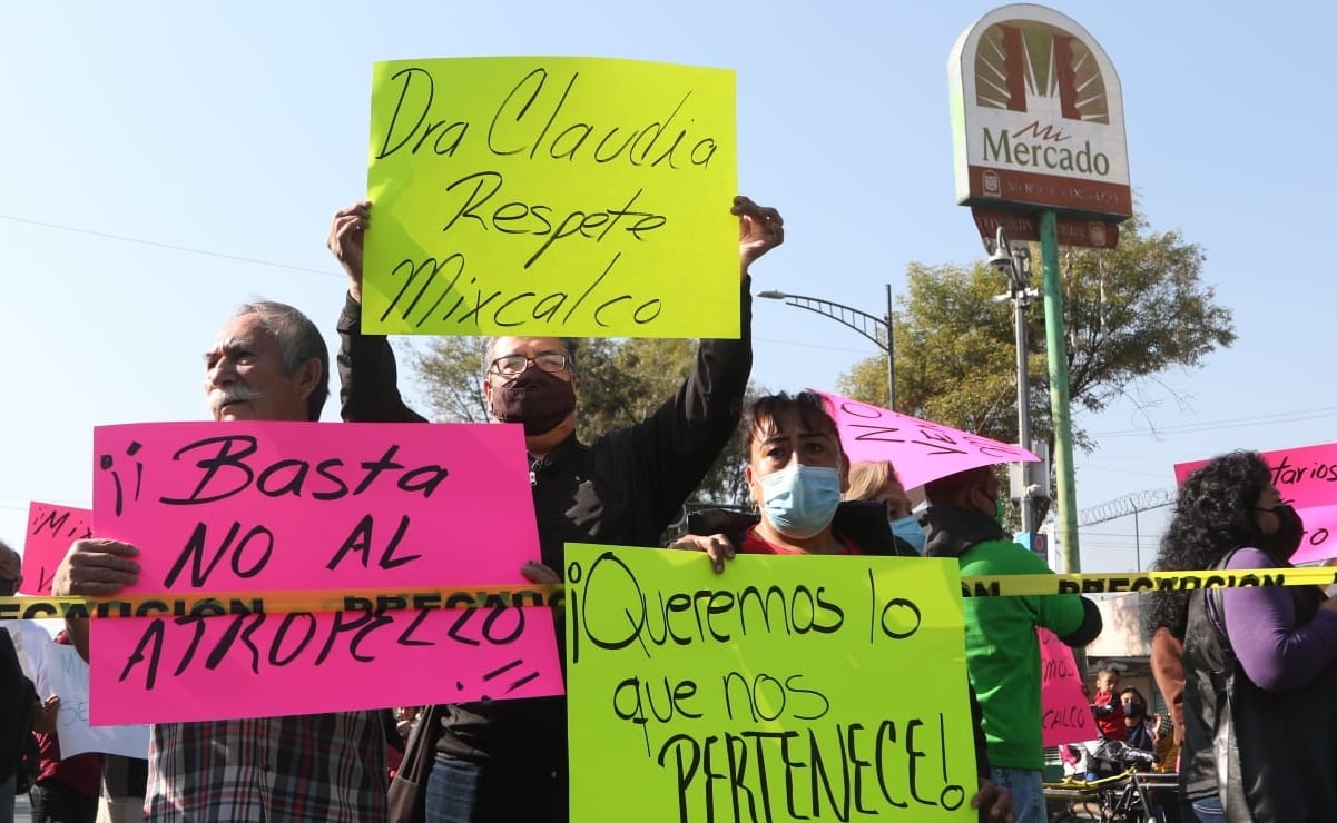 Comerciantes protestan por presunta privatización de Mercado de Mixcalco