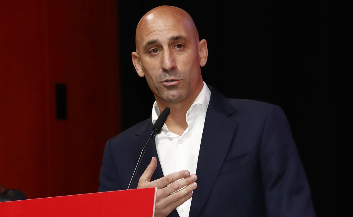 Selección española masculina condena 'comportamiento inaceptable' de Luis Rubiales