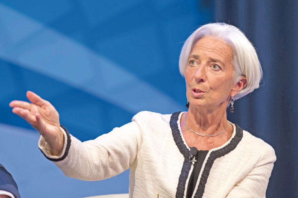 Christine Lagarde advierte que los tipos seguirán altos "tanto tiempo como sea necesario"