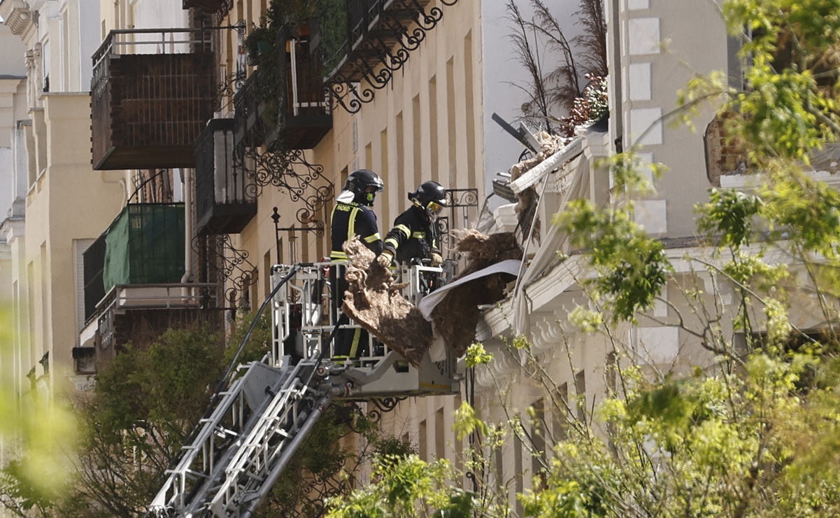 Localizan dos cuerpos de obreros tras explosión de edificio en Madrid