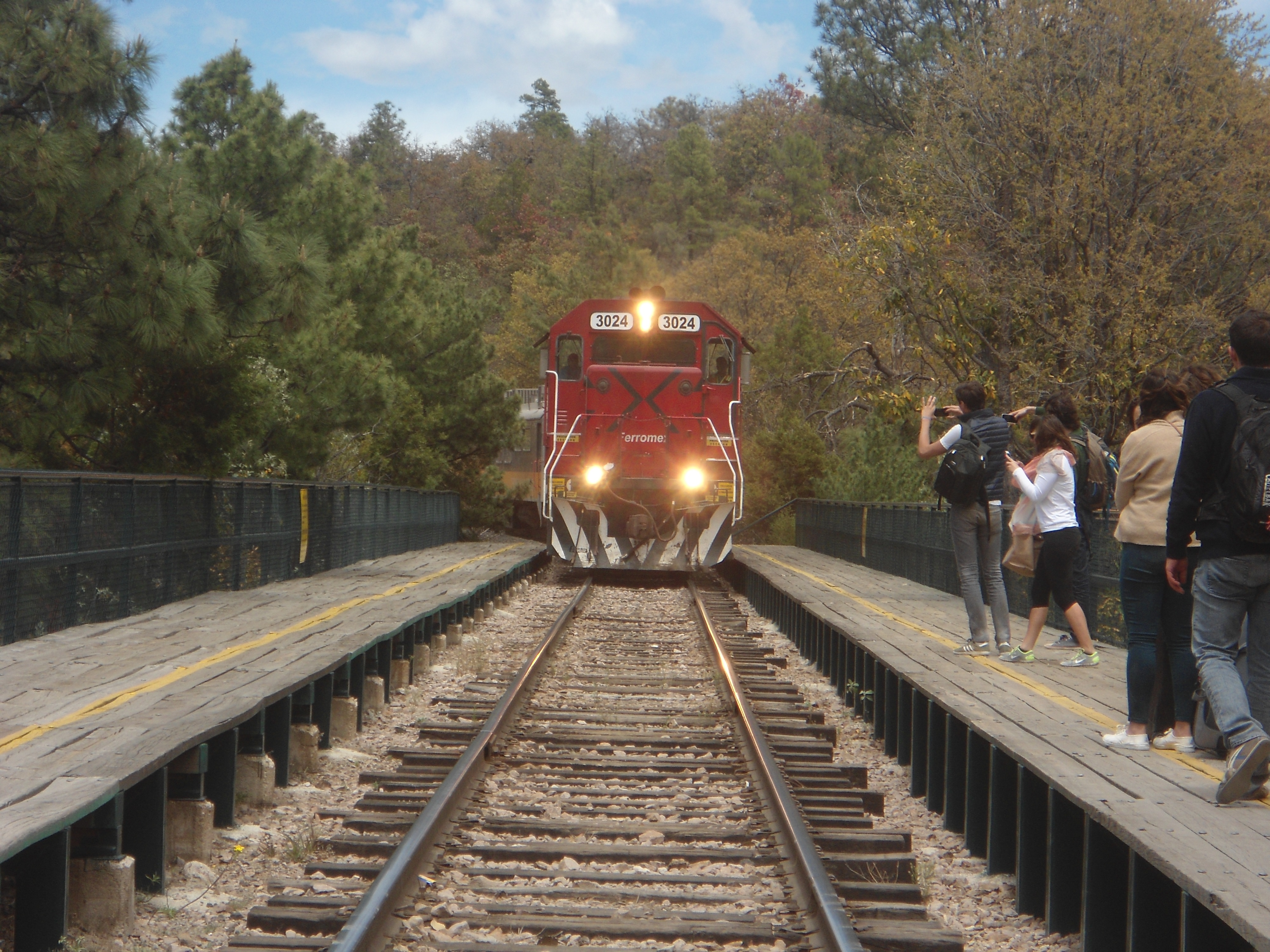 AMLO alista propuesta para Ferromex y a Kansas City Southern Lines para reintegrar trenes de pasajeros