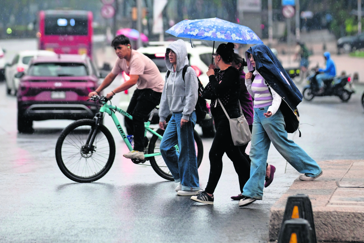Lluvia refresca a capitalinos y mexiquenses