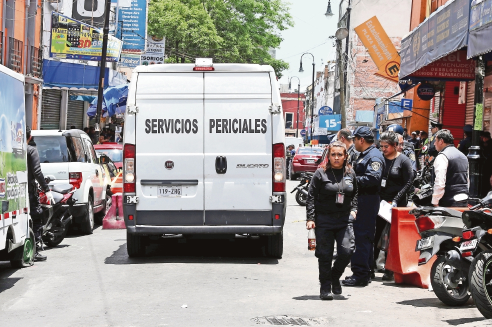 Comerciantes de Plaza Meave amagan con hacer frente a criminales