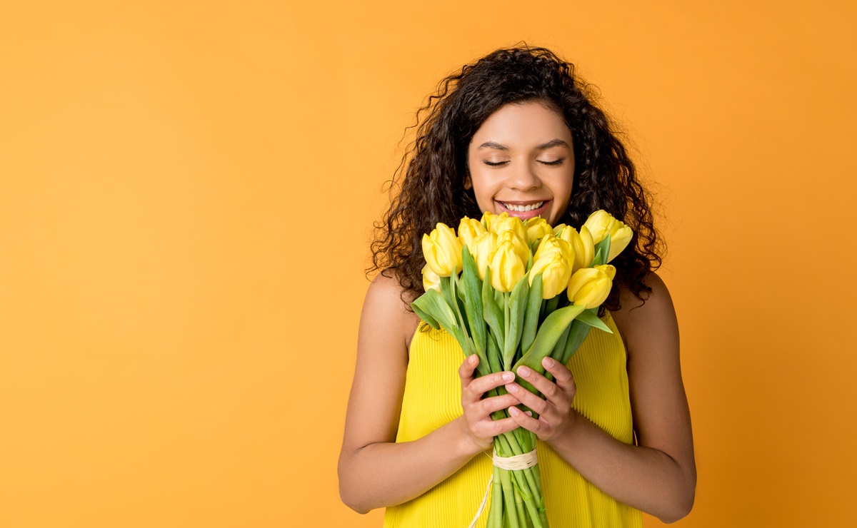 Flores amarillas. ¿Por qué se regalan el 21 de marzo y qué significan?
