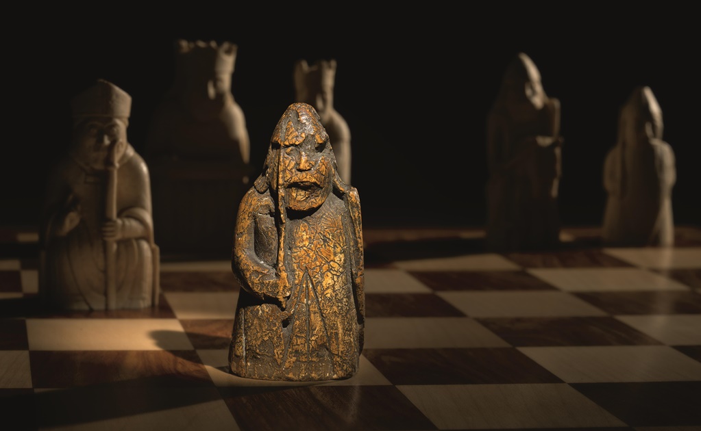 Subastan misteriosa pieza de ajedrez medieval 