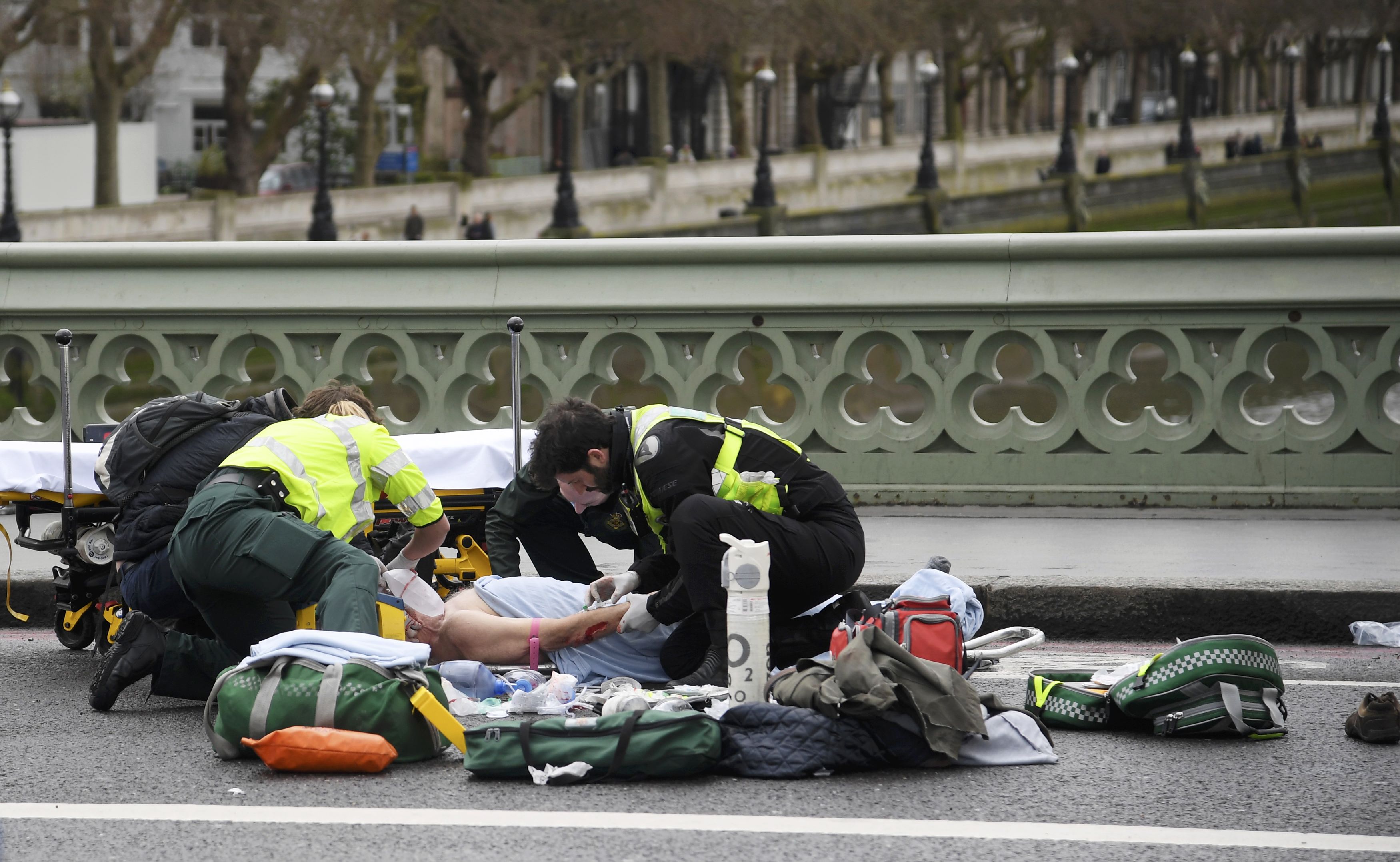 Reportan hombre abatido por policías cerca del Parlamento británico 
