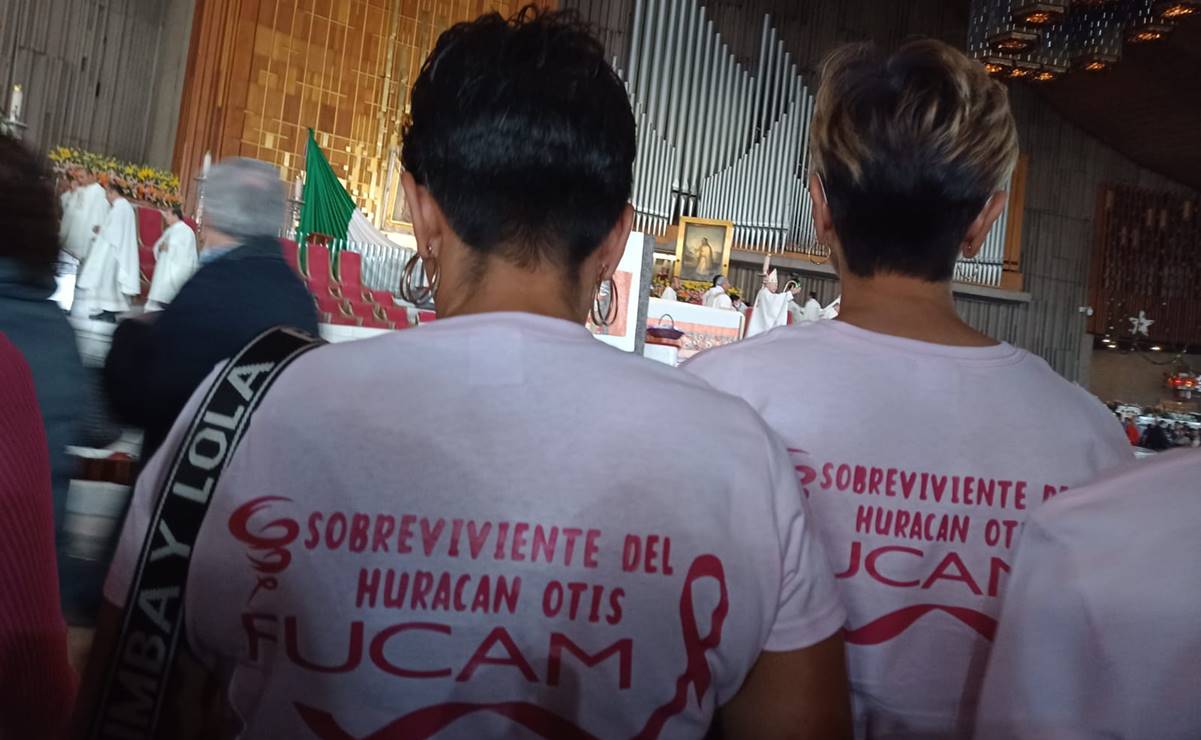 “Ganamos otra batalla”: de rodillas, mujeres víctimas de cáncer de mama y sobrevivientes del huracán "Otis" acuden a la Basílica