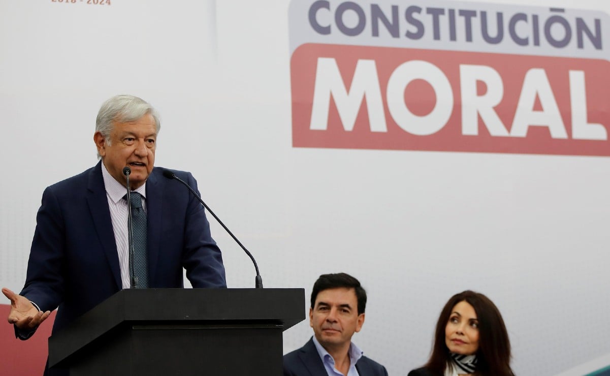 Este mes se presentará la Constitución Moral: AMLO