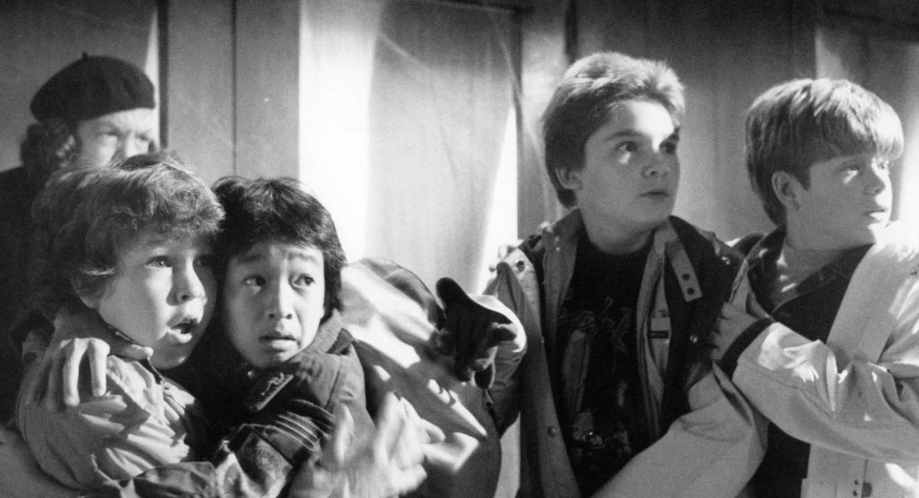 La increíble transformación de 'Chunk', el niño de "Los Goonies" ¡está irreconocible!