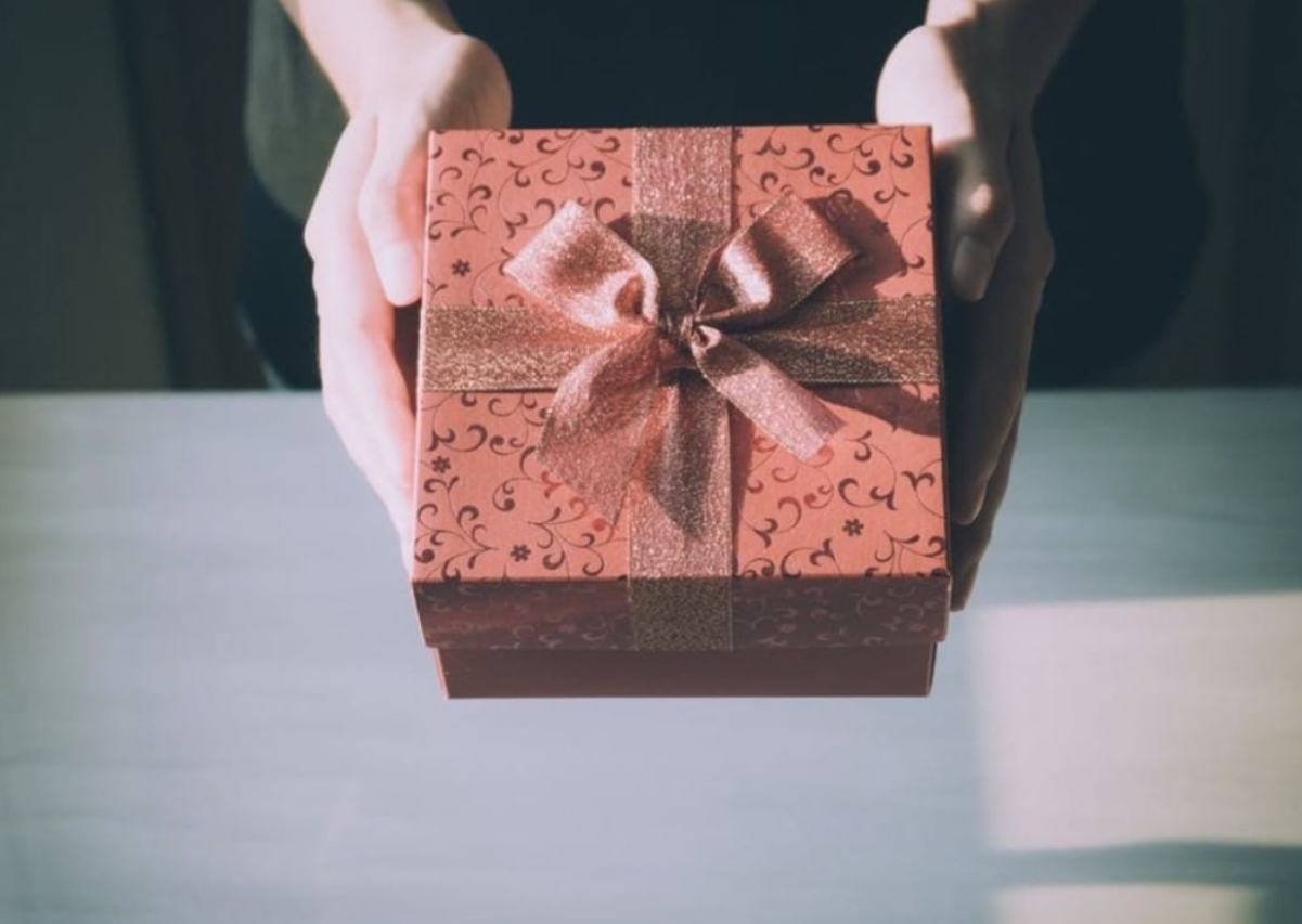 Esta guía de regalos para Navidad salvará tu billetera