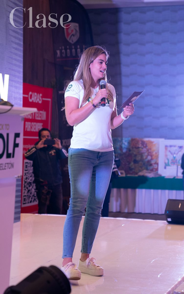 Fernando Landeros y Paola Albarrán en el Torneo de Golf Ballet Teletón