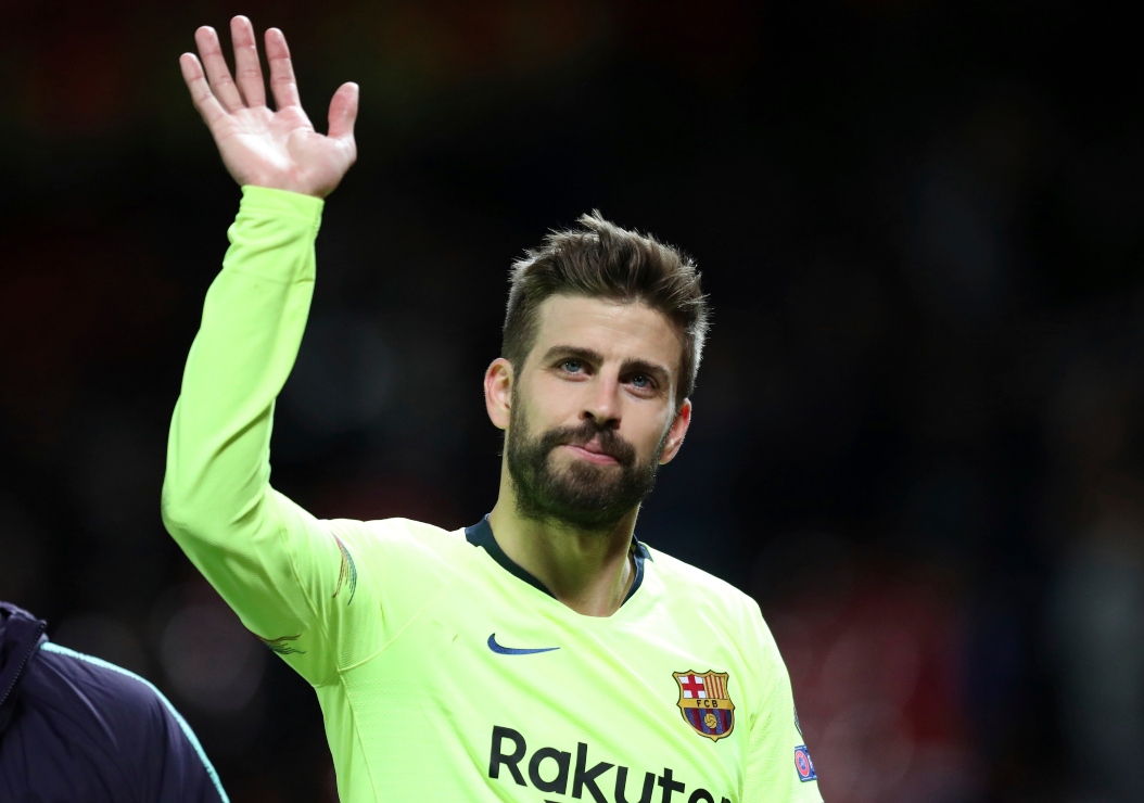 ¡Sin pena! Gerard Piqué y su novia se besan enamoradísimos en concierto