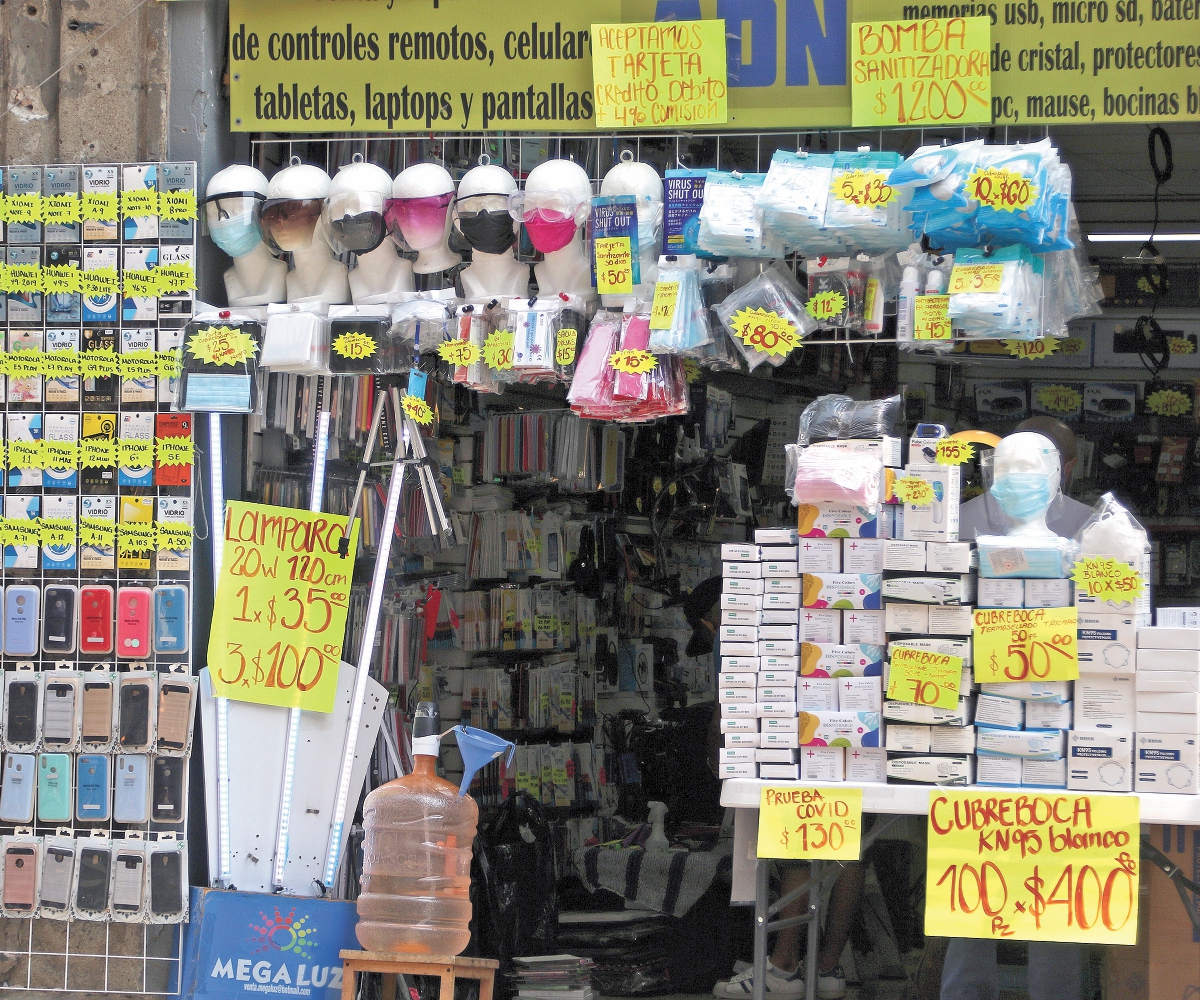 En calles de CDMX, venden pruebas "patito" hasta en 130 pesos 