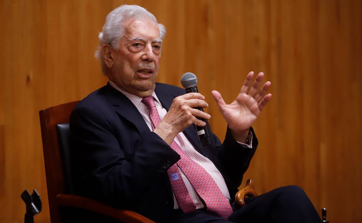 "A los autoritarios les incomoda la literatura", dice Mario Vargas Llosa