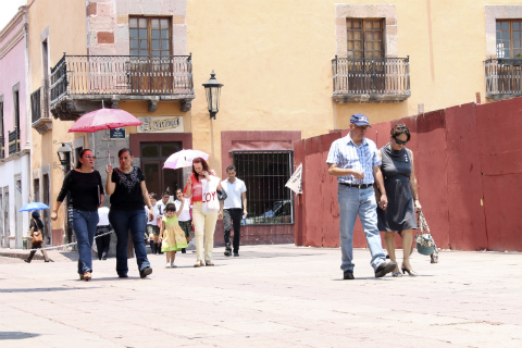 Aumentan nacimientos y divorcios en la capital