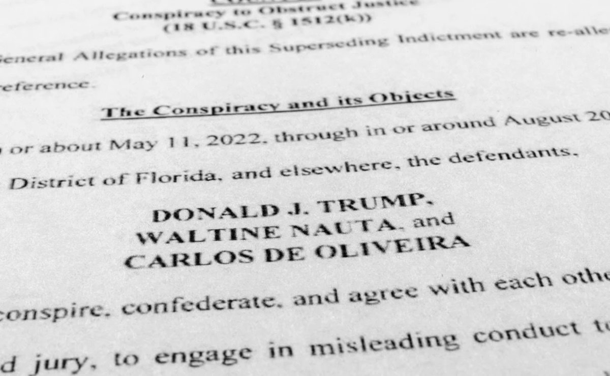 Comparece ante el juez el nuevo acusado en la causa de los documentos en poder de Trump