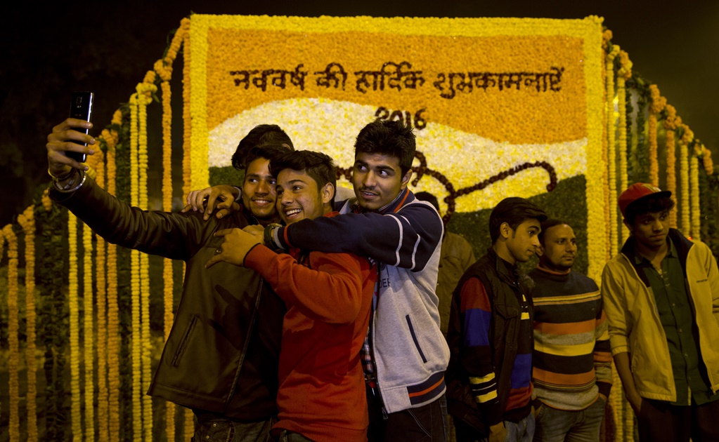 Prohíben selfies en Bombai tras muerte de 2 personas