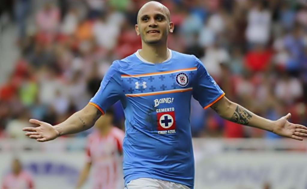 Cruz Azul defeats Chivas at the Omnilife