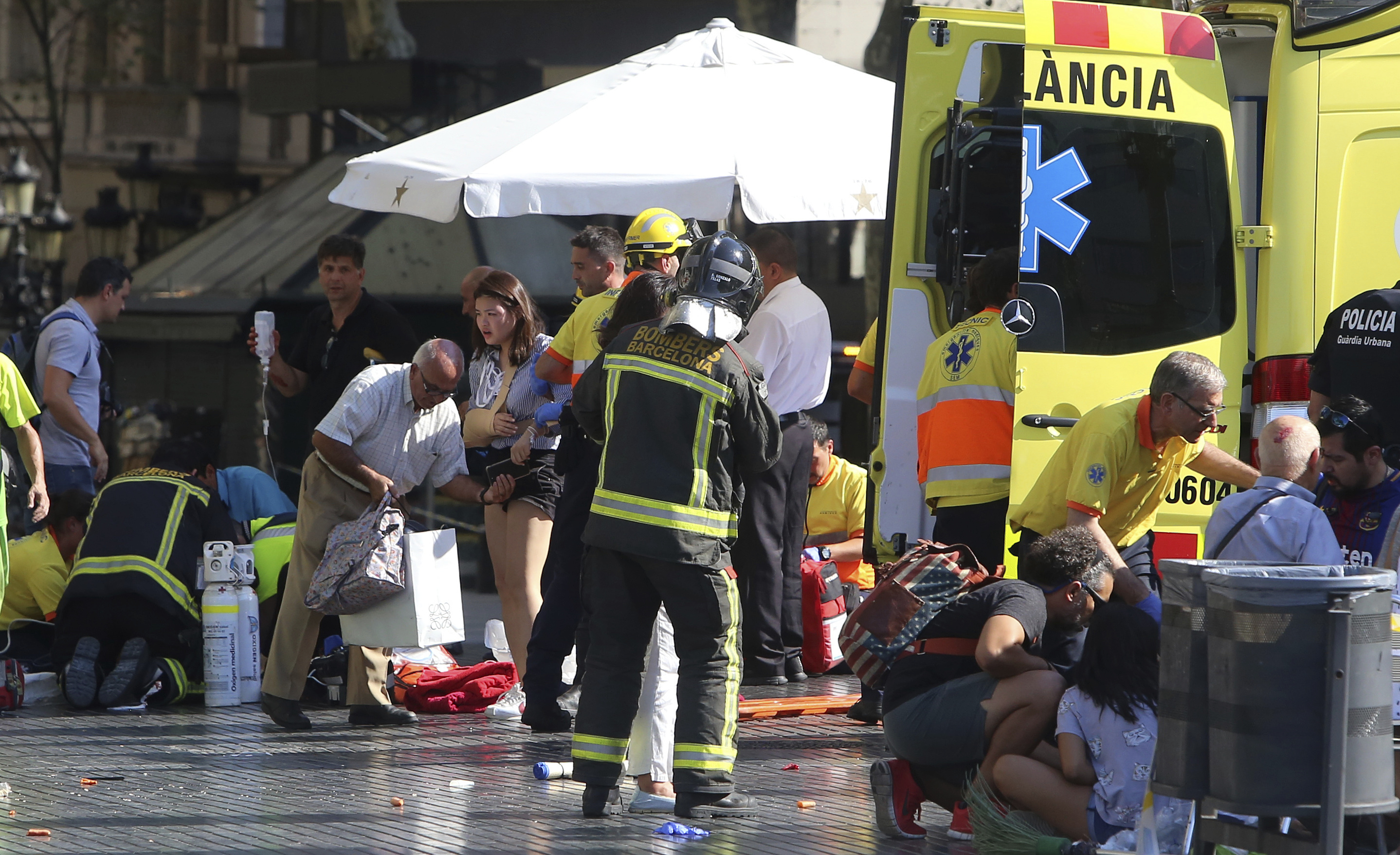 Policía de Barcelona confirma un muerto y 32 heridos tras atentado
