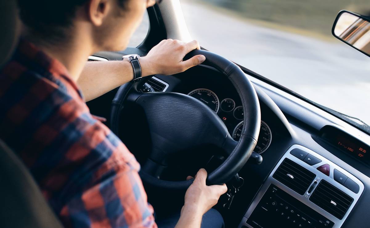 Cómo saber si la dirección hidráulica de tu auto está fallando