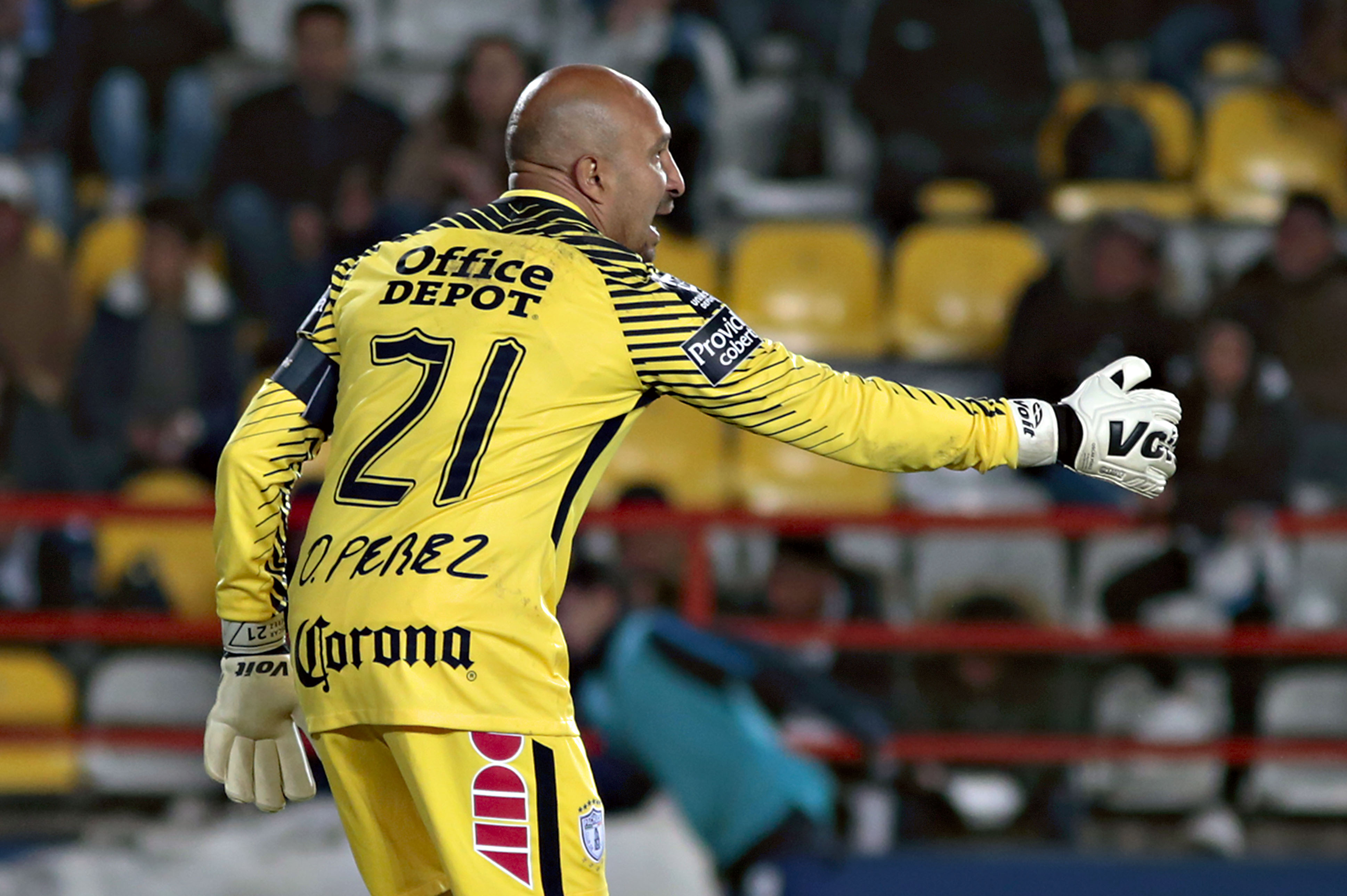 Óscar Pérez jugaría con Carlos Vela en MLS