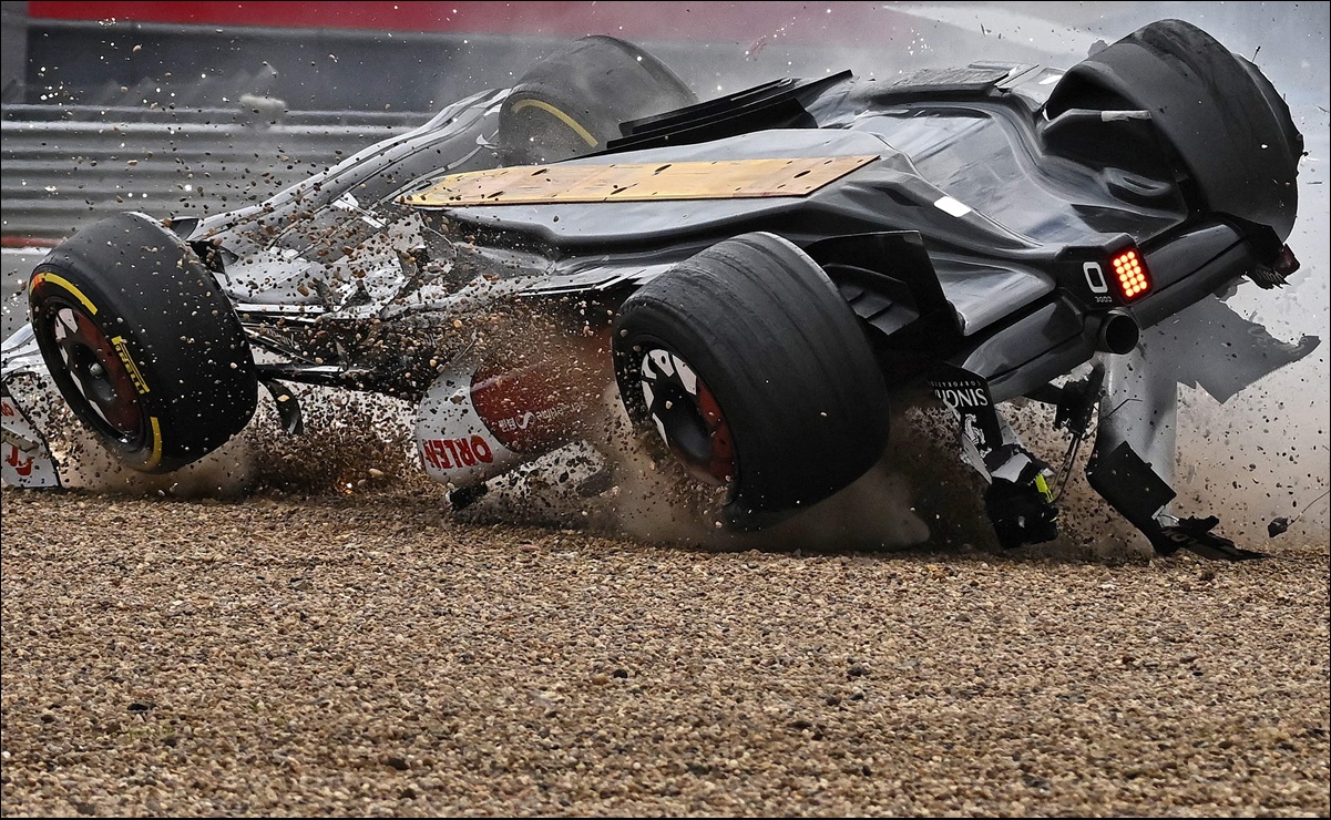 ¿Qué salvó la vida de Guanyu Zhou tras el brutal accidente en el GP de Gran Bretaña?