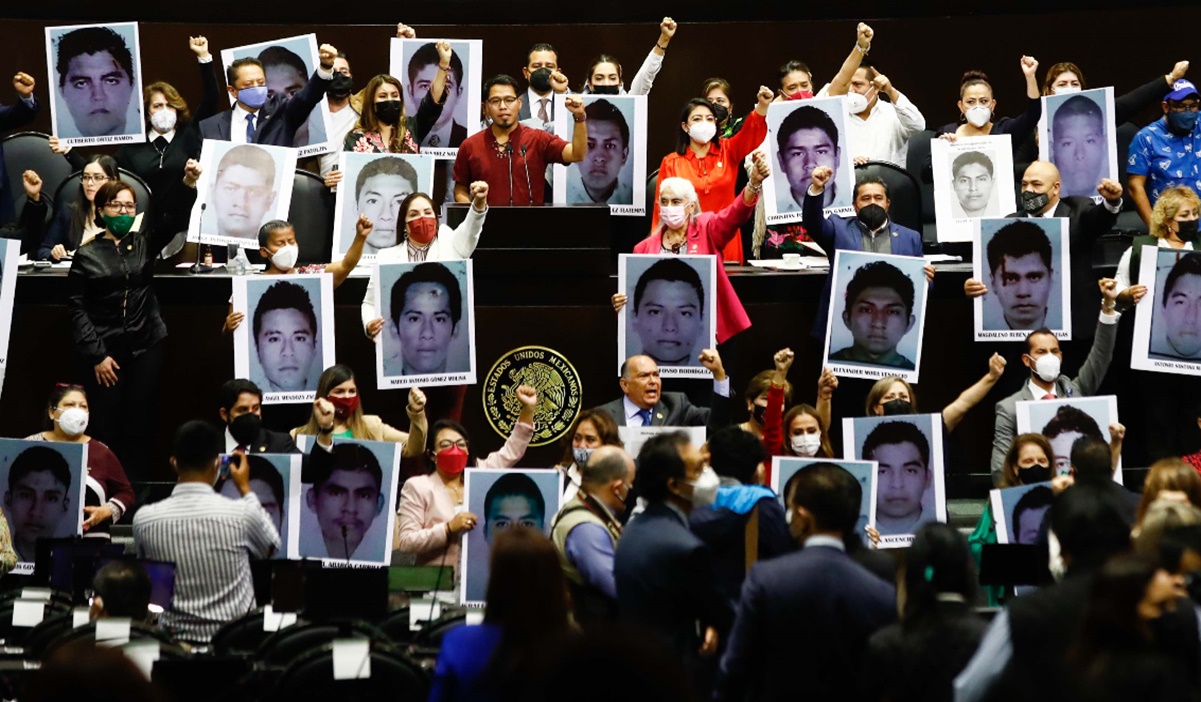 Diputado sobreviviente de Ayotzinapa alista exhorto para acelerar investigaciones del caso