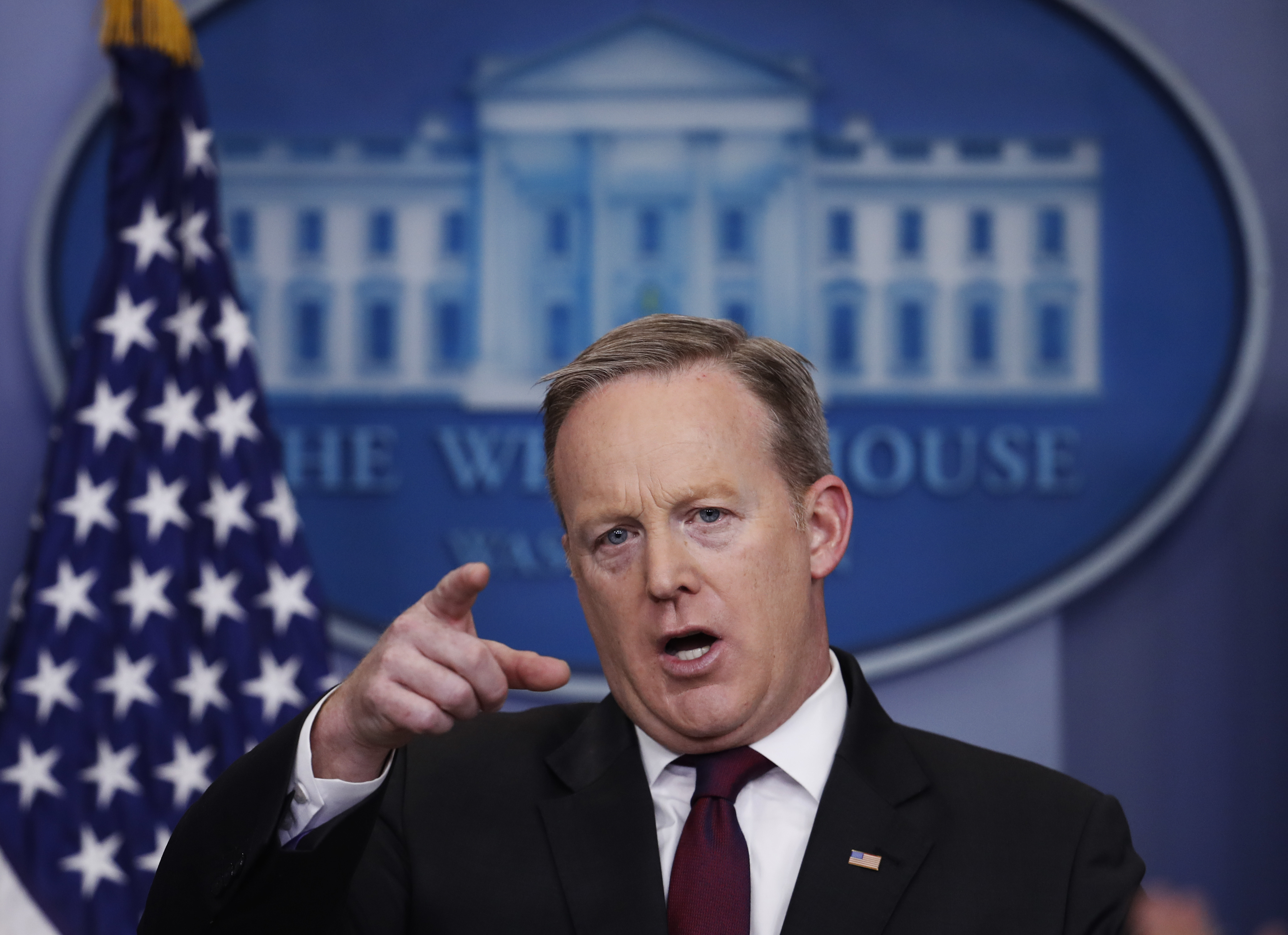 Casa Blanca prohíbe entrada a reporteros de CNN, NYT y otros medios