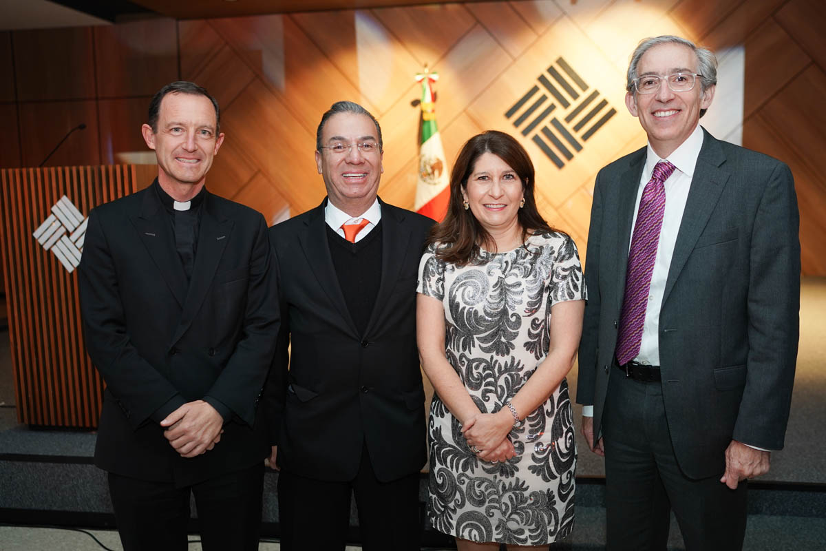 Doble aniversario en la Anáhuac