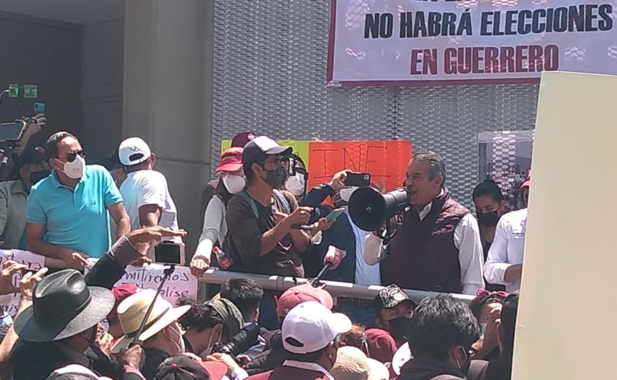 Se suma Raúl Morón, excandidato de Morena en Michoacán a plantón ante el TEPJF